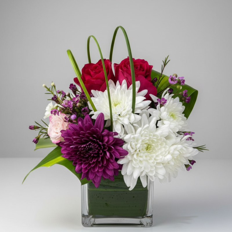 Elegant Glass Vase Floral Arrangement